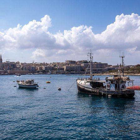 3 Floors Villa On Promenade 4 Bedrooms 3 Bathrooms Sliema Exteriör bild