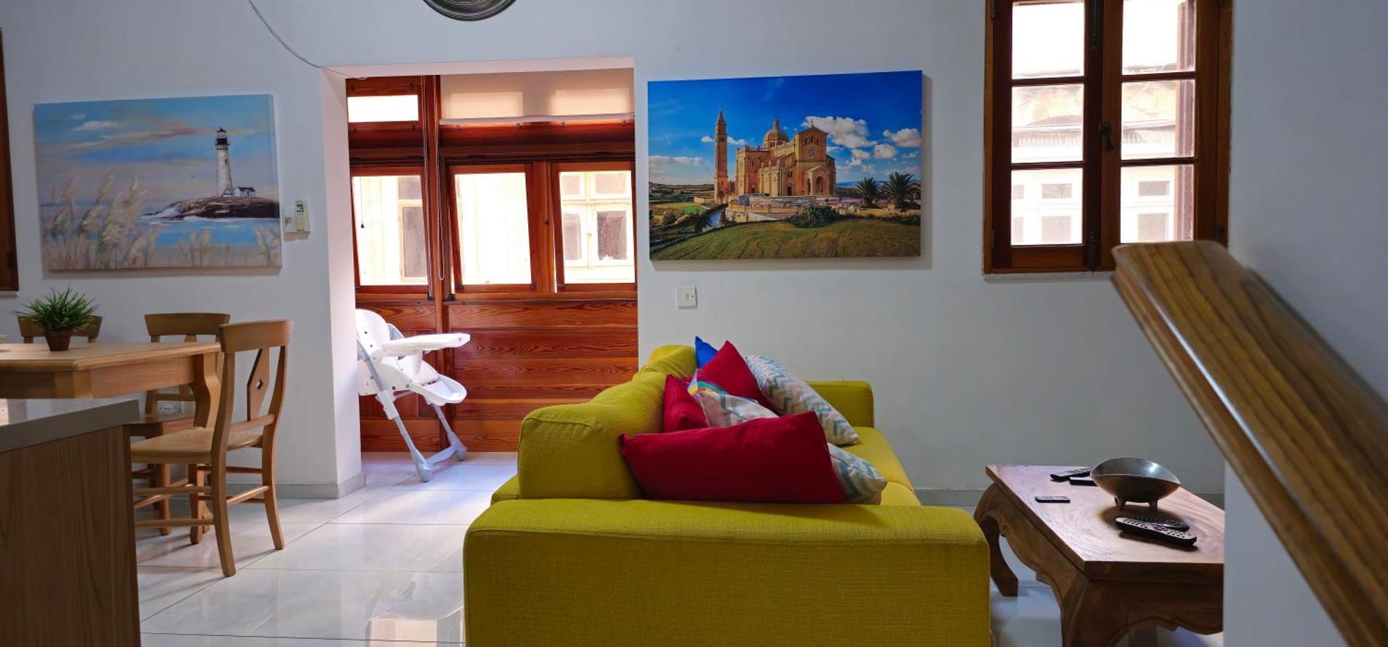3 Floors Villa On Promenade 4 Bedrooms 3 Bathrooms Sliema Exteriör bild