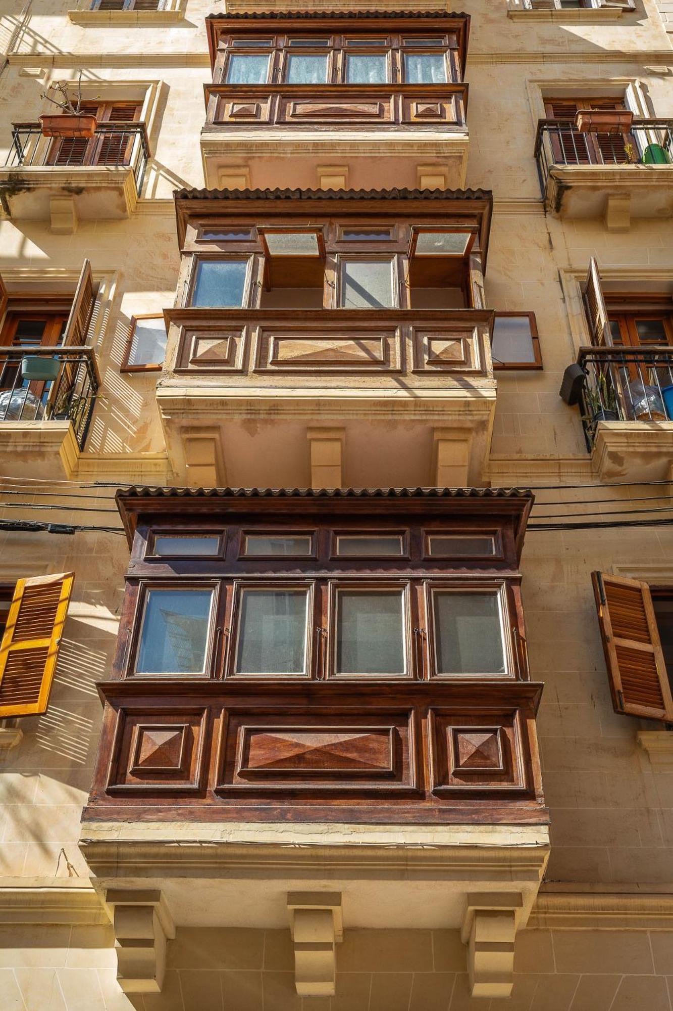 3 Floors Villa On Promenade 4 Bedrooms 3 Bathrooms Sliema Exteriör bild