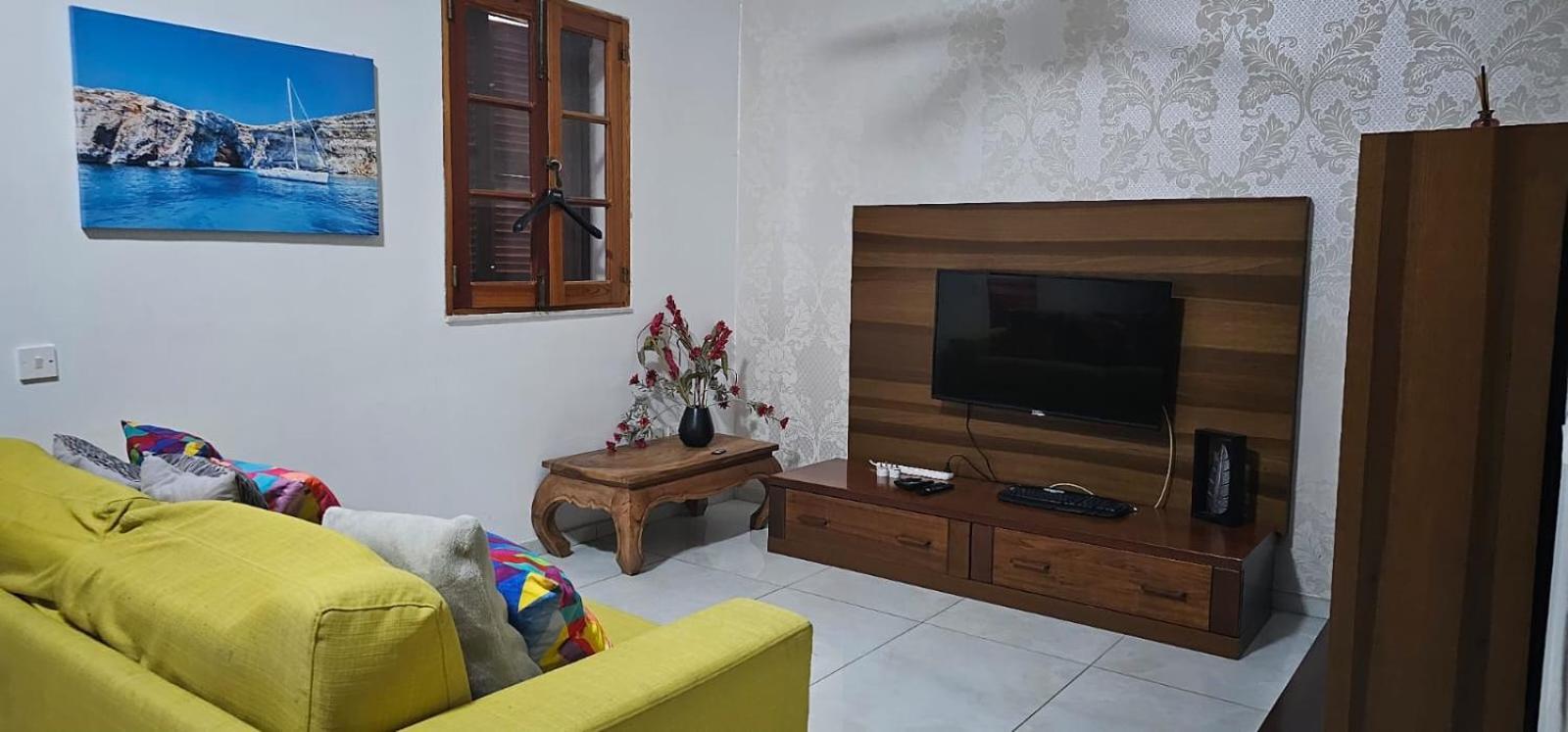3 Floors Villa On Promenade 4 Bedrooms 3 Bathrooms Sliema Exteriör bild